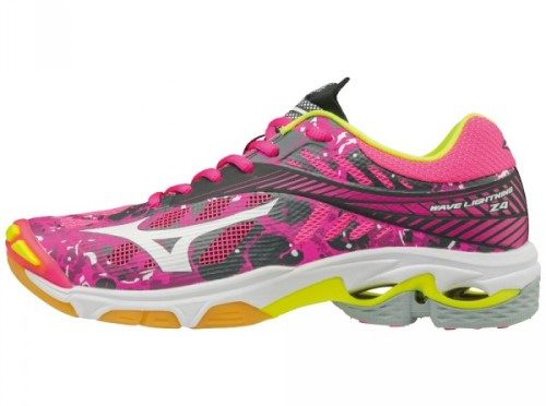 多くのスポーツに愛されるシューズ!ウエーブライトニング Z4!